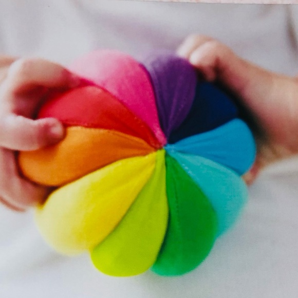 Rainbow  Ball, Sound Socks  and Senser Play Guide by  Loveveri  5-6 months. - Picture 4 of 8